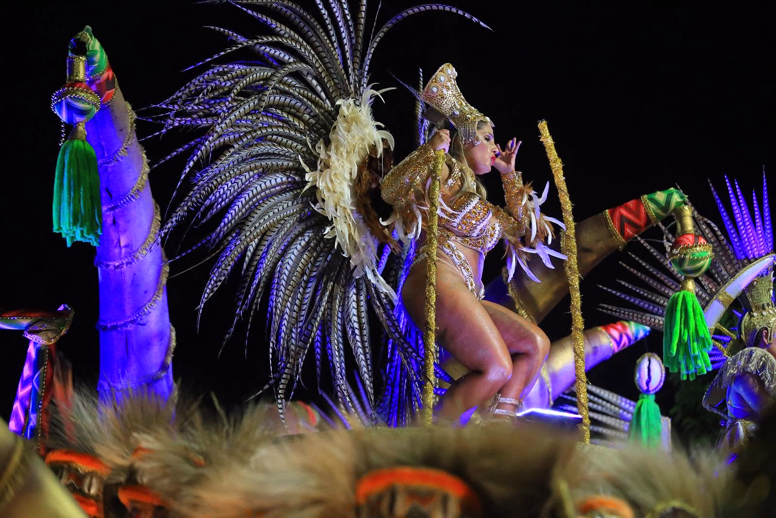 Barrio Rampla float lit in blue and violet